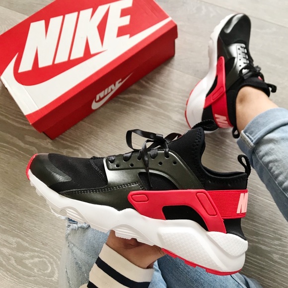 Nike Shoes - Nike huarache run ultra